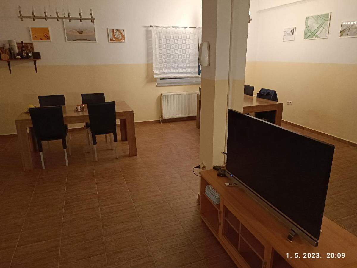 Villa Nana Kulen Vakuf Luaran gambar